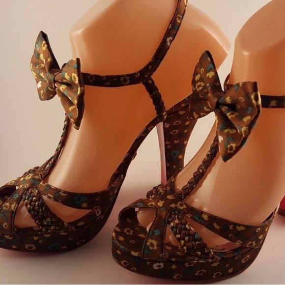 Betsey Johnson Shoes - Betsey Johnson sunflower platform braided bow sandal, 8.5M